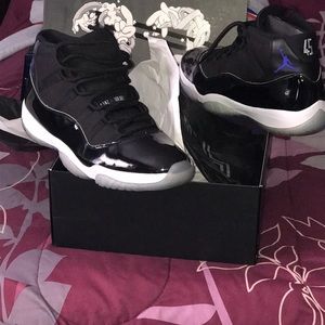 Air Jordan retros 11